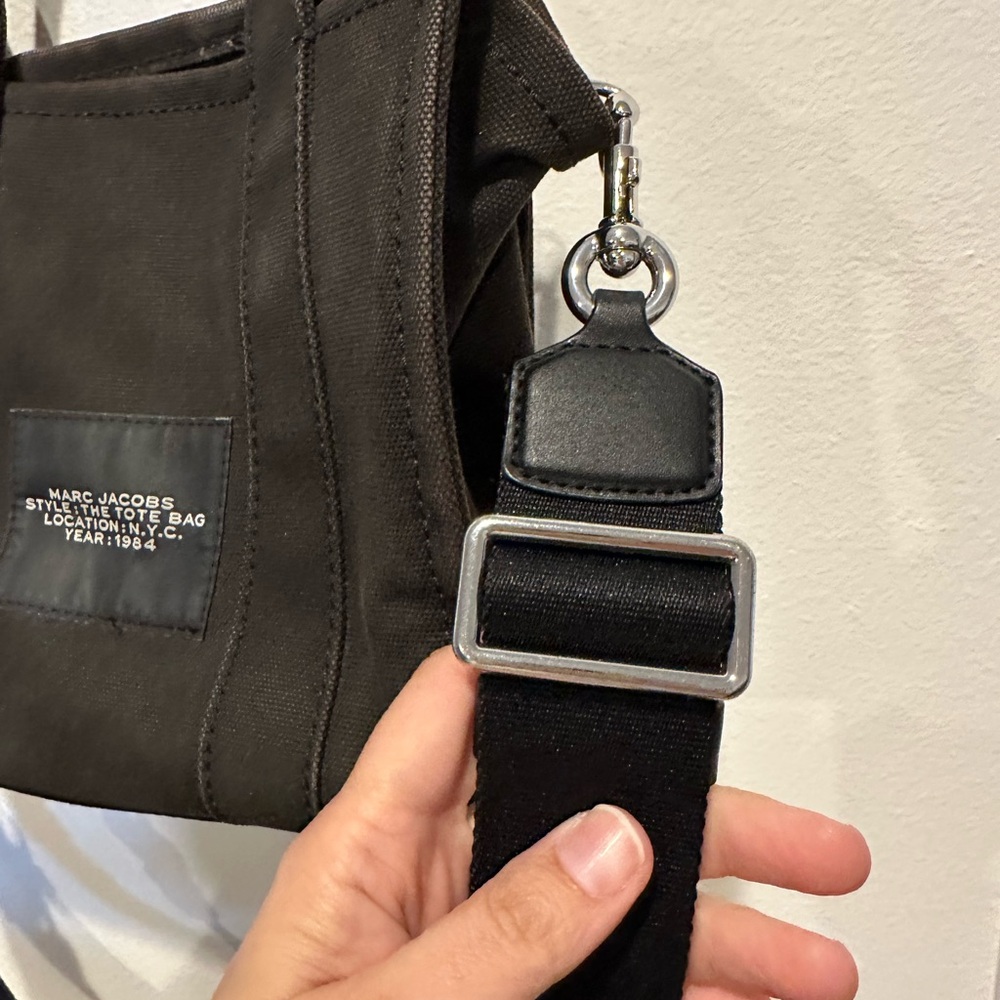 Marc Jacobs Black Tote Bag - Picture 6 of 9